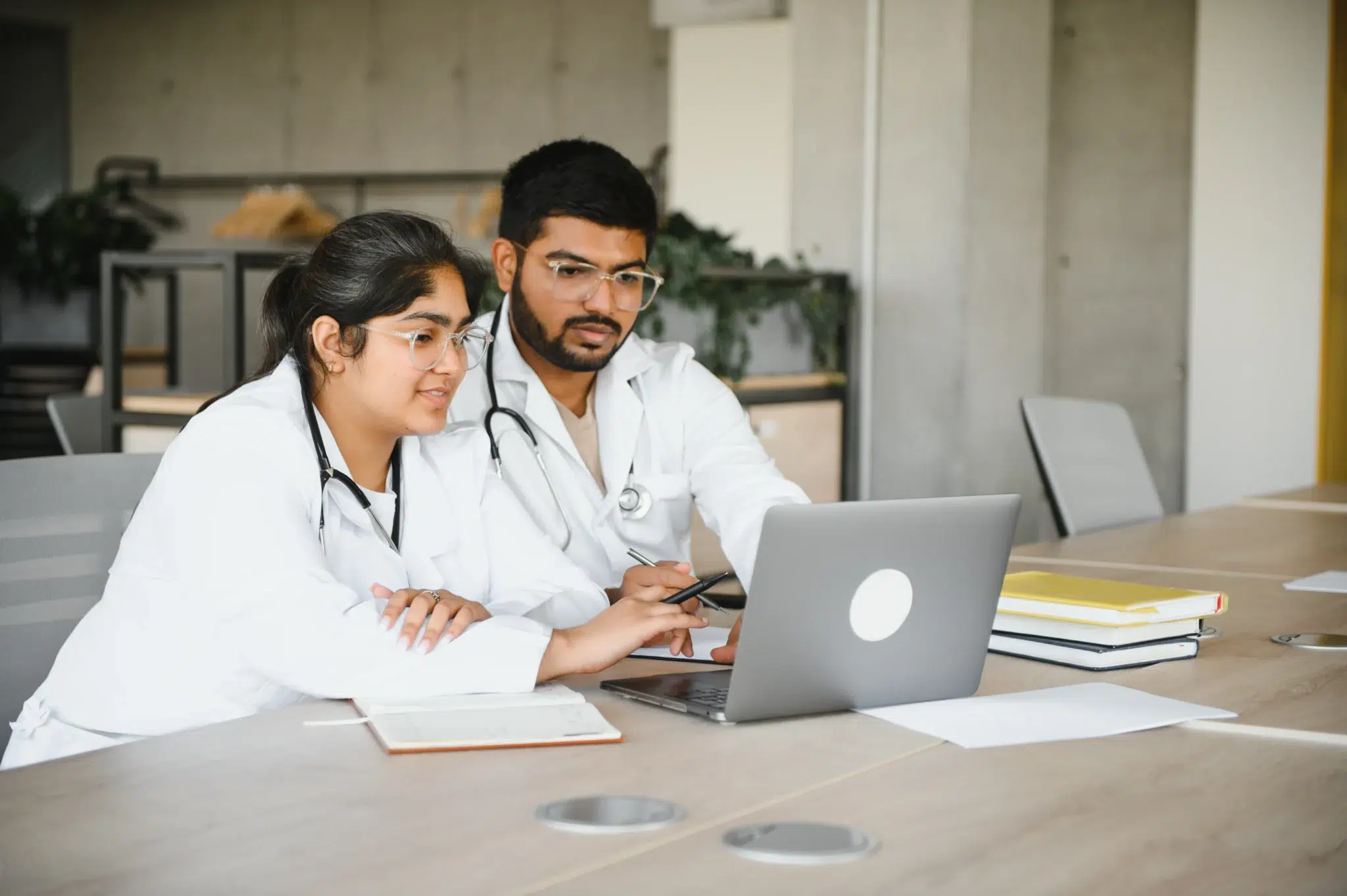 doctors-looking-at-laptop